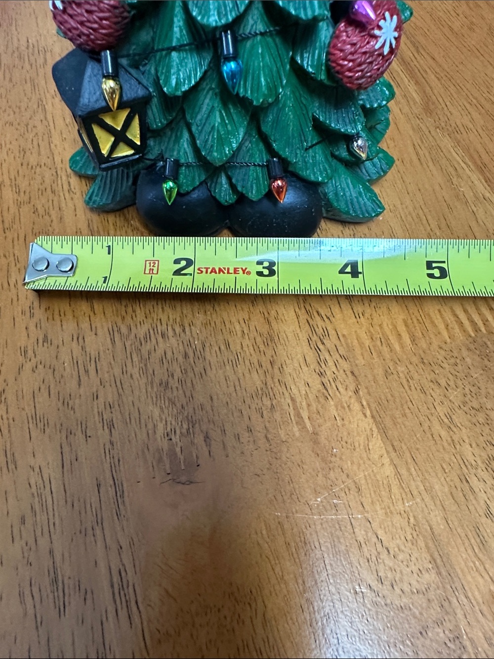 Christmas tree gnome. Green Christmas tree with red hat and mittens and lights - Picture 8 of 10